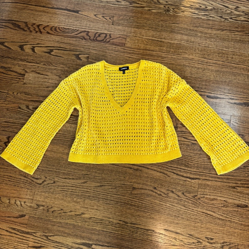 Express‎ Sweater Size M Yellow Chenille Open Knit Cropped Pullover V Neck Bell